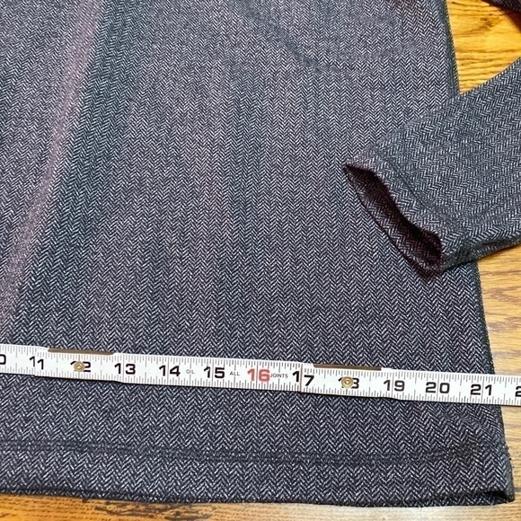 Lululemon 1/4 zip hoodie heathered gray size large 8/10? thumb hole. - Picture 7 of 12